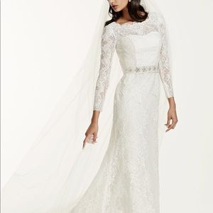 *NEW - NEVER WORN* Galina Signature Wedding Dress